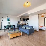 Open Sky Terrace Lage 1 Bdr & Parking * Νίκαια