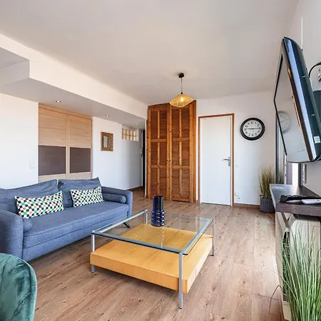 Open Sky Terrace Lage 1 Bdr & Parking *