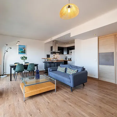 Open Sky Terrace Lage 1 Bdr & Parking