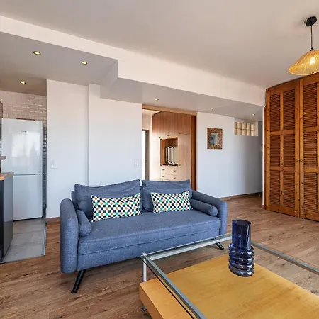 Open Sky Terrace Lage 1 Bdr & Parking *