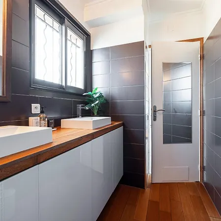 Open Sky Terrace Lage 1 Bdr & Parking