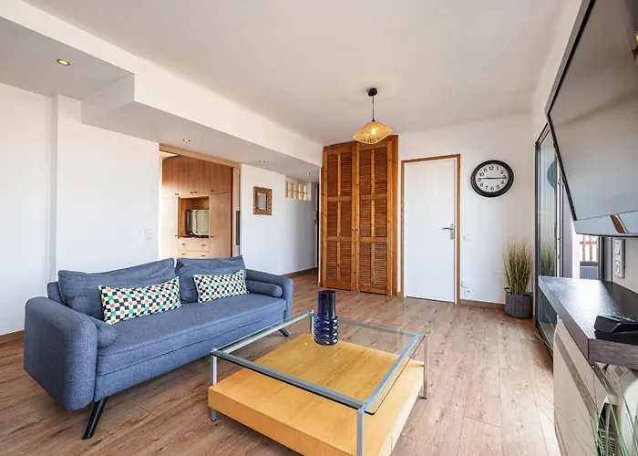 Open Sky Terrace Lage 1 Bdr & Parking