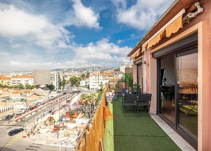 Open Sky Terrace Lage 1 Bdr & Parking