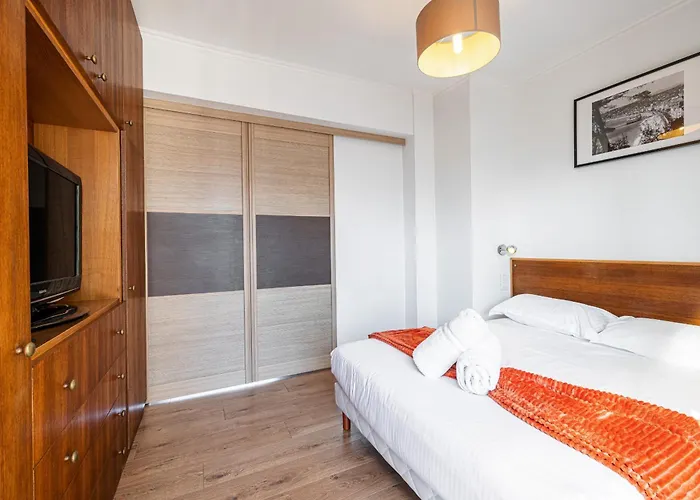 Open Sky Terrace Lage 1 Bdr & Parking