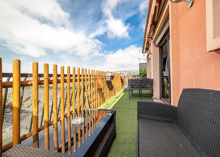 Open Sky Terrace Lage 1 Bdr & Parking *