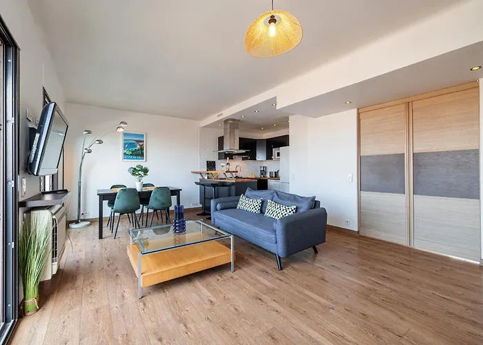Open Sky Terrace Lage 1 Bdr & Parking