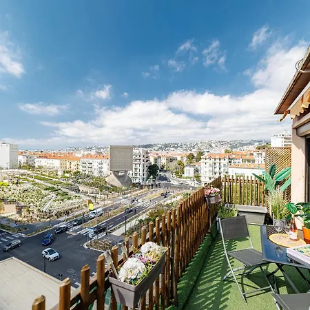 Open Sky Terrace Lage 1 Bdr & Parking